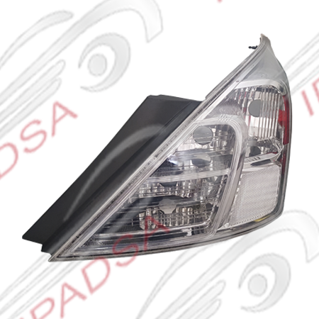 CALAVERA NISSAN VERSA/V-DRIVE 2012 - 2025 CRISTAL CON DERECHA