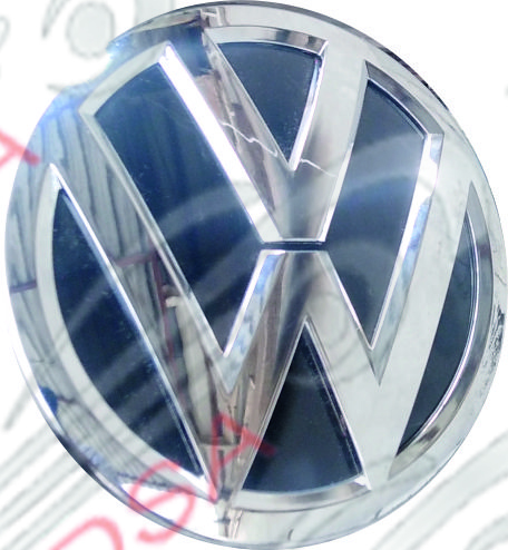 EMBLEMA VOLKSWAGEN JETTA 2015 - 2016 CROMADO